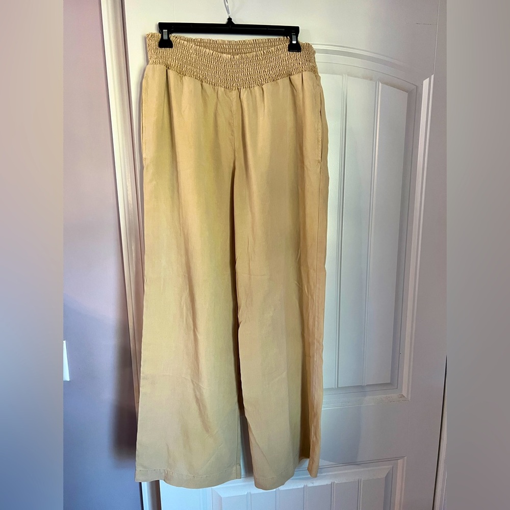 Bella Dahl Wide leg khaki pants Size Small EUC Fits like Medium